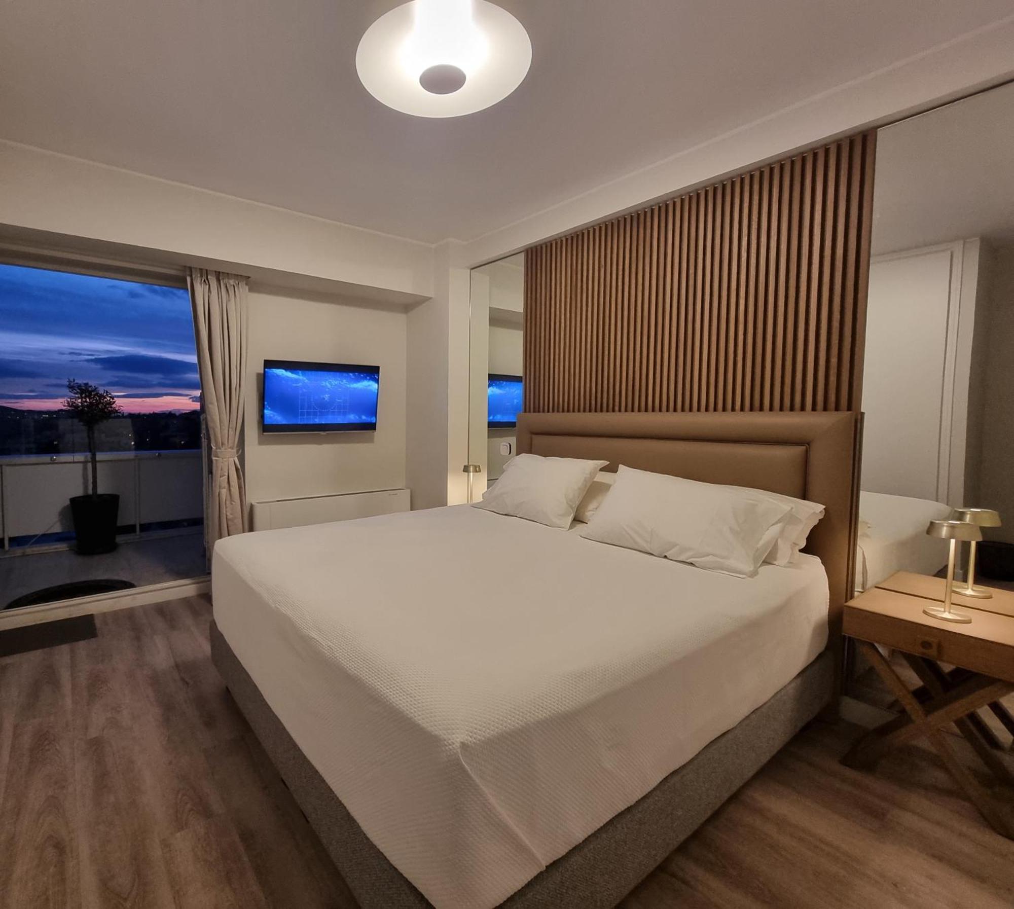 One 360 Skyline Athens Penthouses Room photo